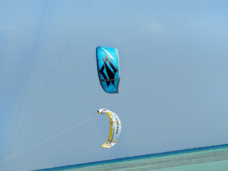 Jakie dane powinna uwzględniać kitesurfingowa prognoza wiatrowa