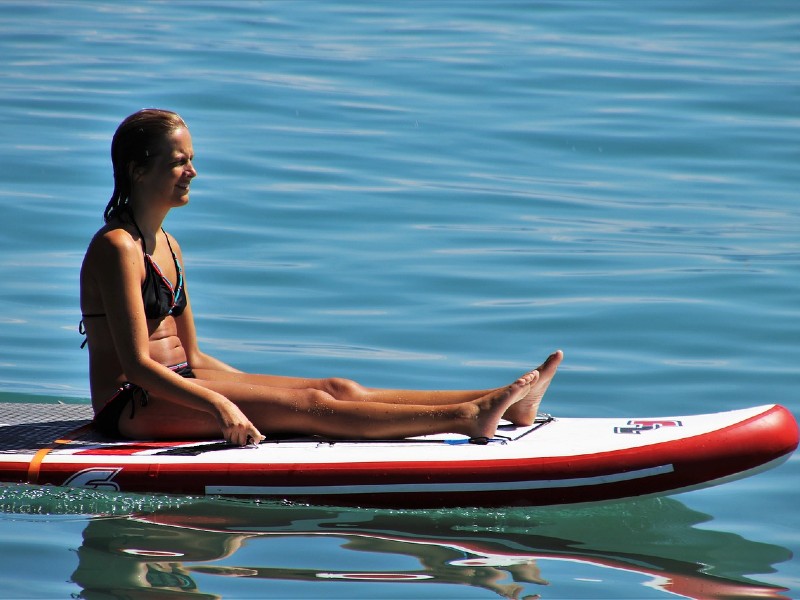 jak ubrać się na SUP w lato?